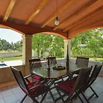 Villa In With Private Pool & Near Peroj