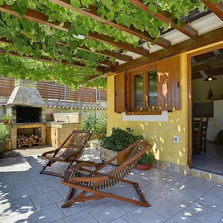 In With Private Pool & Near * Peroj