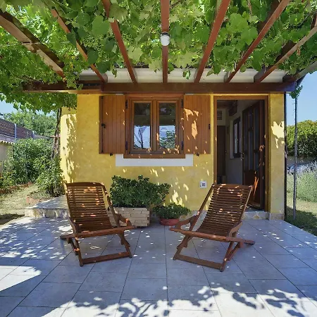 Villa In With Private Pool & Near Peroj