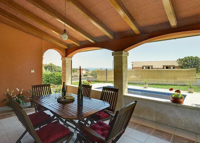 Villa In With Private Pool & Near *