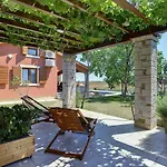 Villa In With Private Pool & Near