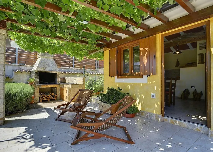 In With Private Pool & Near * Peroj